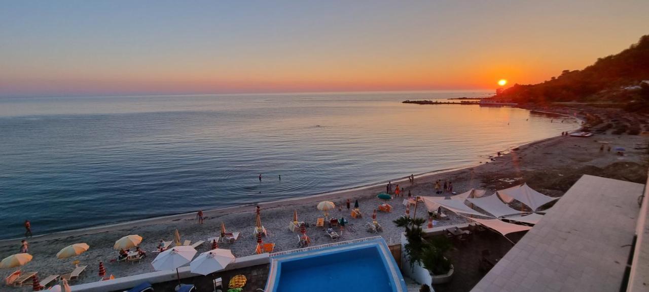 Sea&Sun&Sand Luxury Apartment In Durrës Exterior foto